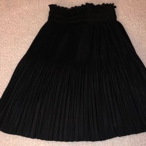 H&M Black Pleated Skirt
